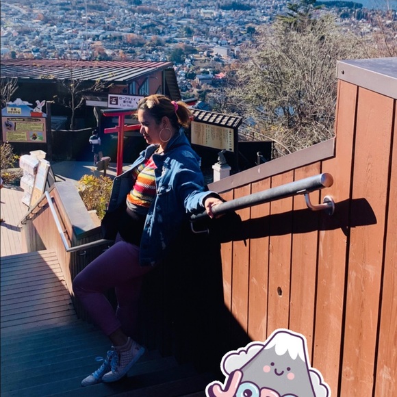 Meet your Posher, Joy - Picture 9 of 17